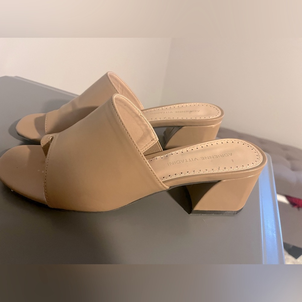 Adrienne Vittadini Asteroid Sandal in cognac, size 8.